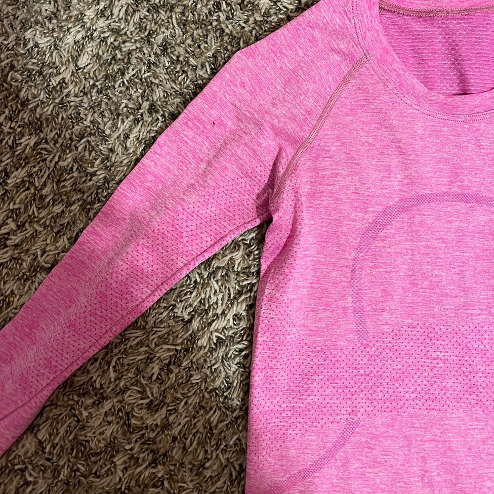 Pink lululemon long sleeve race length size 2